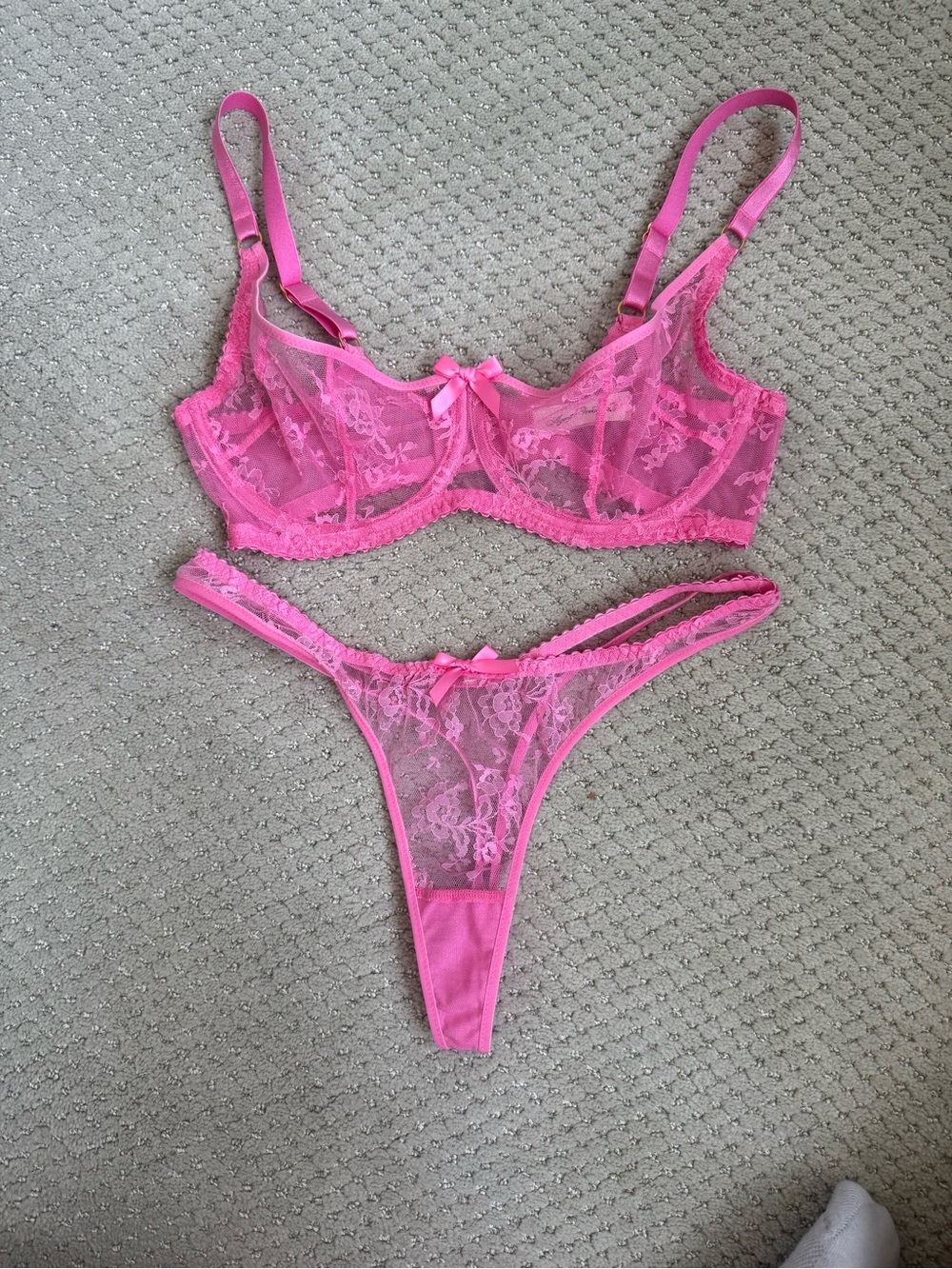 Agent Provocateur Sachaa Pink Lace Bra & Thong Set 34D / Size 3